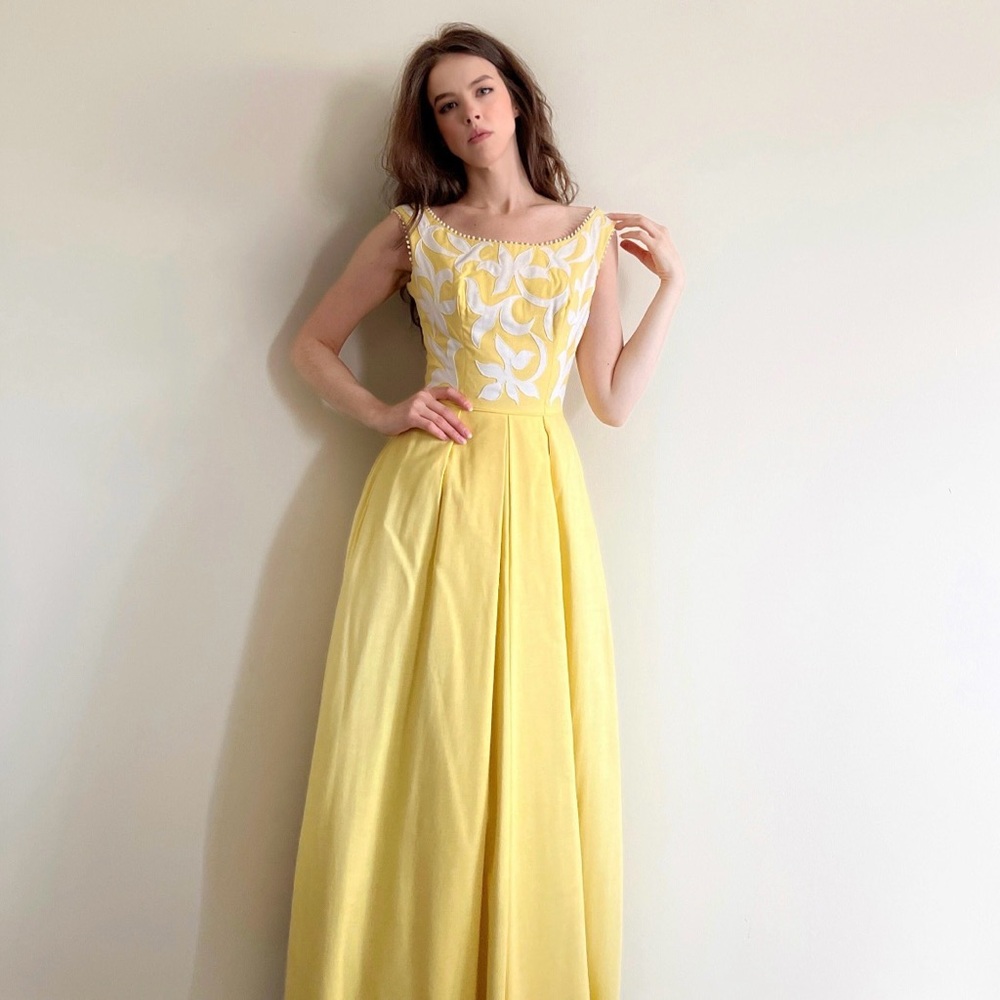 Elegant Yellow and White Mid Century Maxi Dress